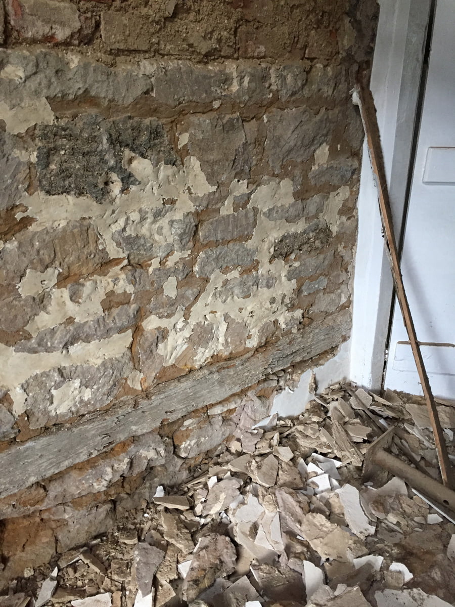 Tie beam, could this be the root cause? - Pear Tree Cottage Restoration